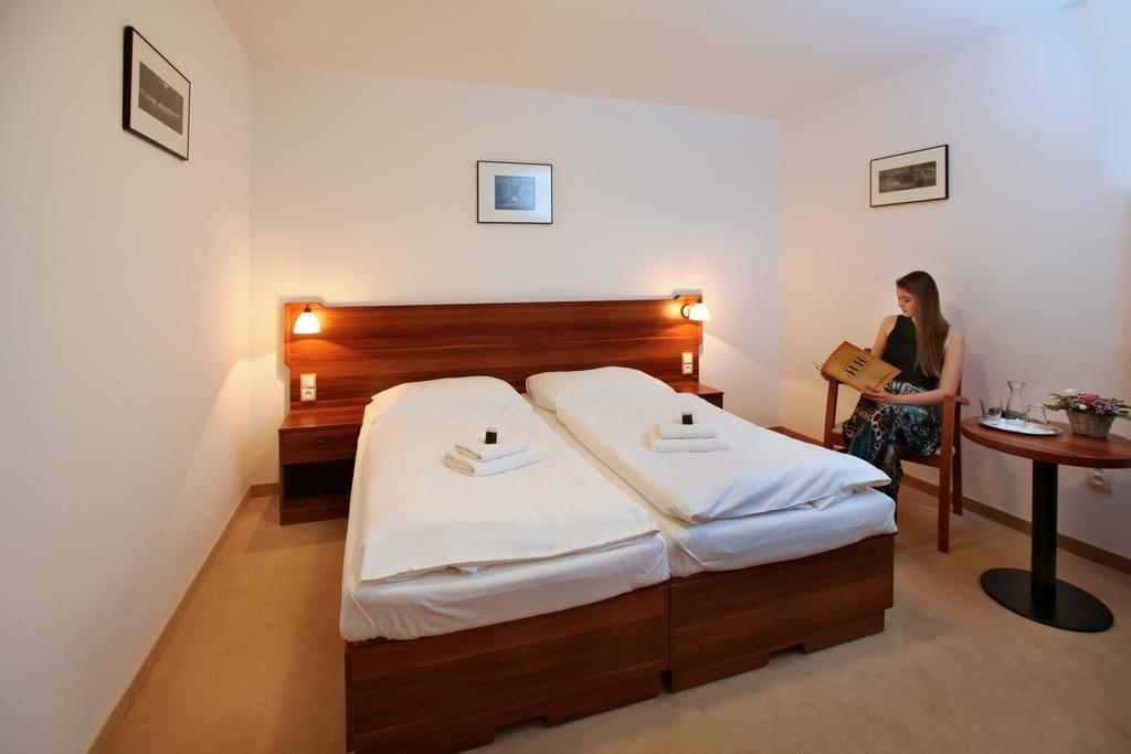 Hostinec U Hubalku Adlerkosteletz Zimmer foto