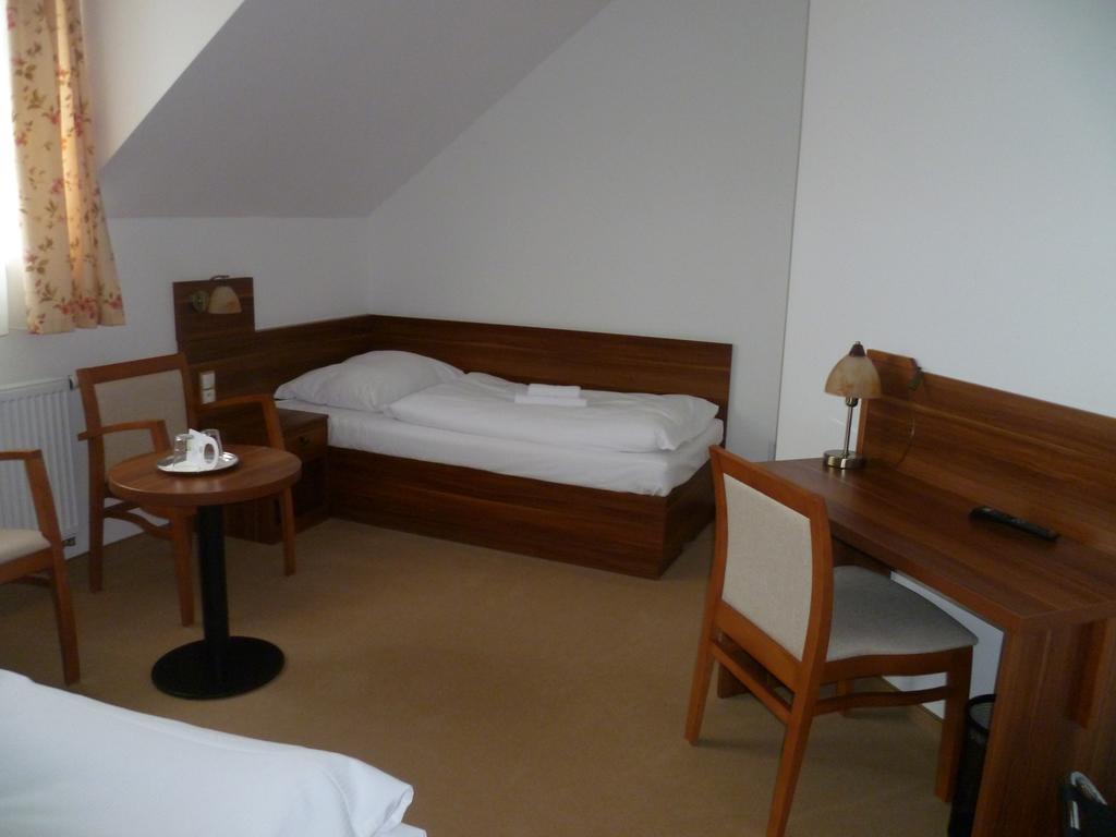 Hostinec U Hubalku Adlerkosteletz Zimmer foto